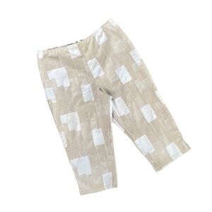 Stylish Beige and White Capris